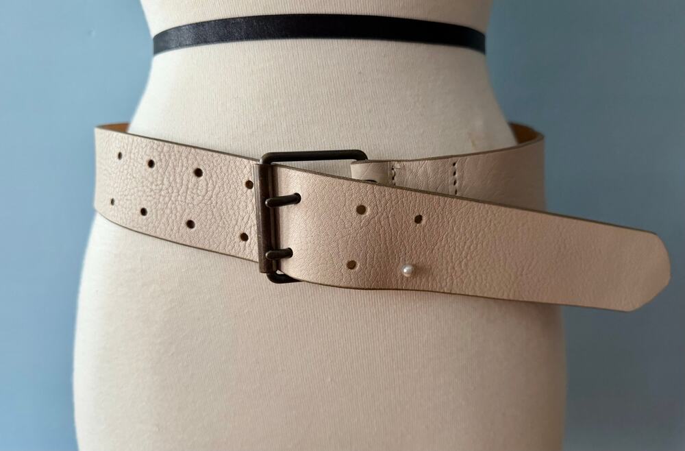 GAP Off-White Wide Textured Leather Belt Womens sz S